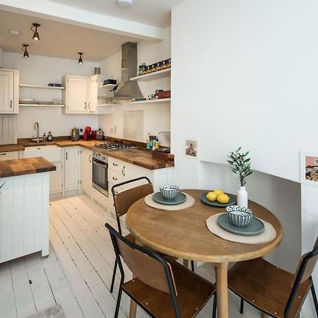 Appartement Charming 2-Bed Flat In The Heart Of Nottinghill - Steps From Portobello Rd Market And Nottinghill Bookshop à Londres Extérieur photo