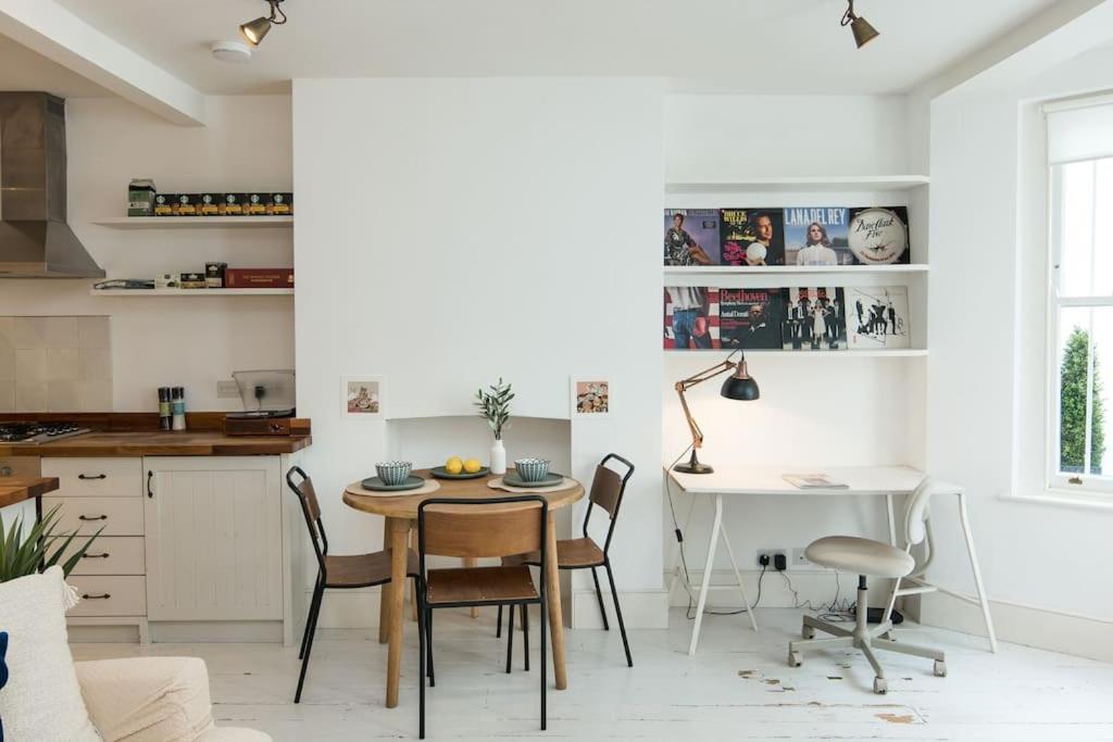Appartement Charming 2-Bed Flat In The Heart Of Nottinghill - Steps From Portobello Rd Market And Nottinghill Bookshop à Londres Extérieur photo
