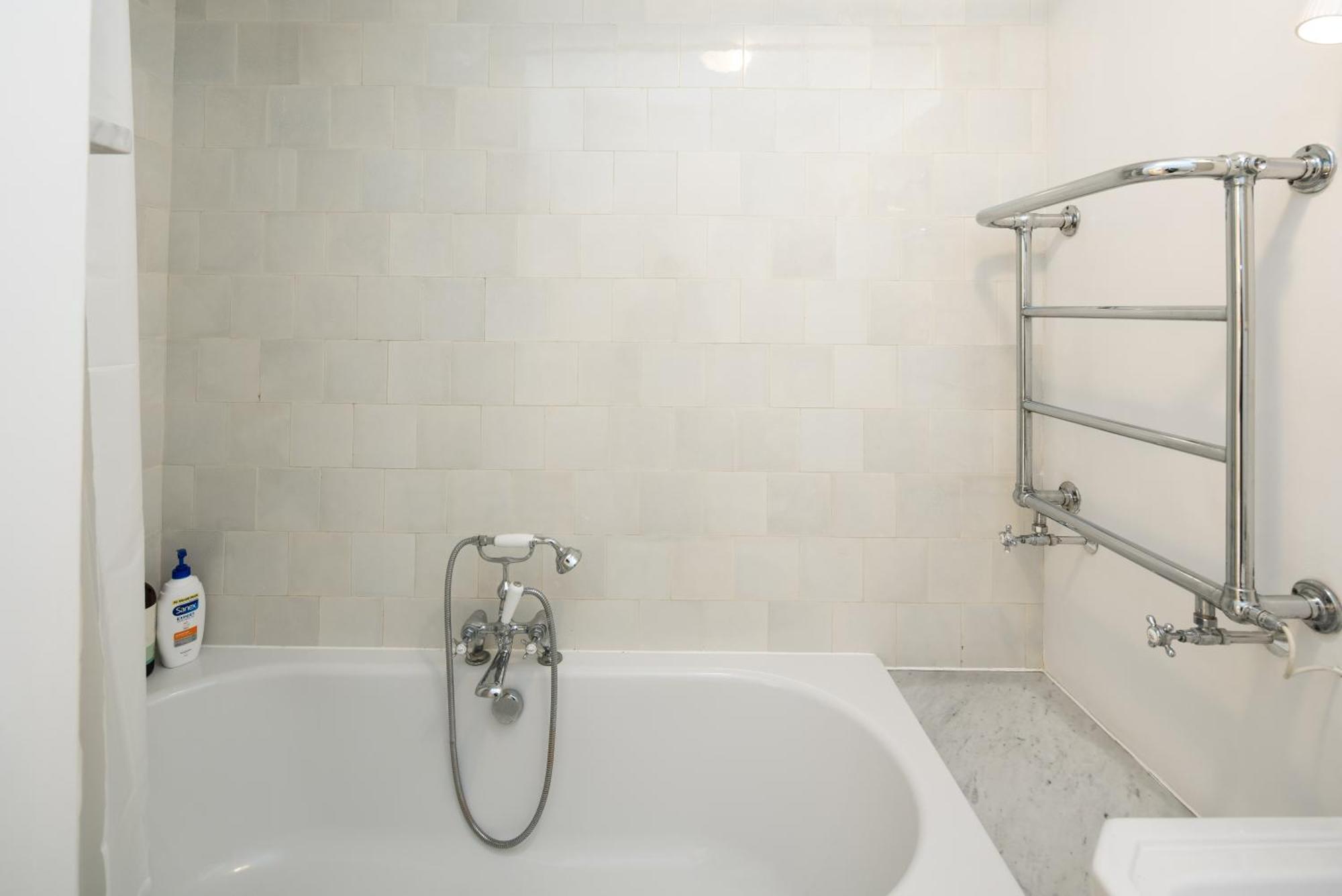 Appartement Charming 2-Bed Flat In The Heart Of Nottinghill - Steps From Portobello Rd Market And Nottinghill Bookshop à Londres Extérieur photo