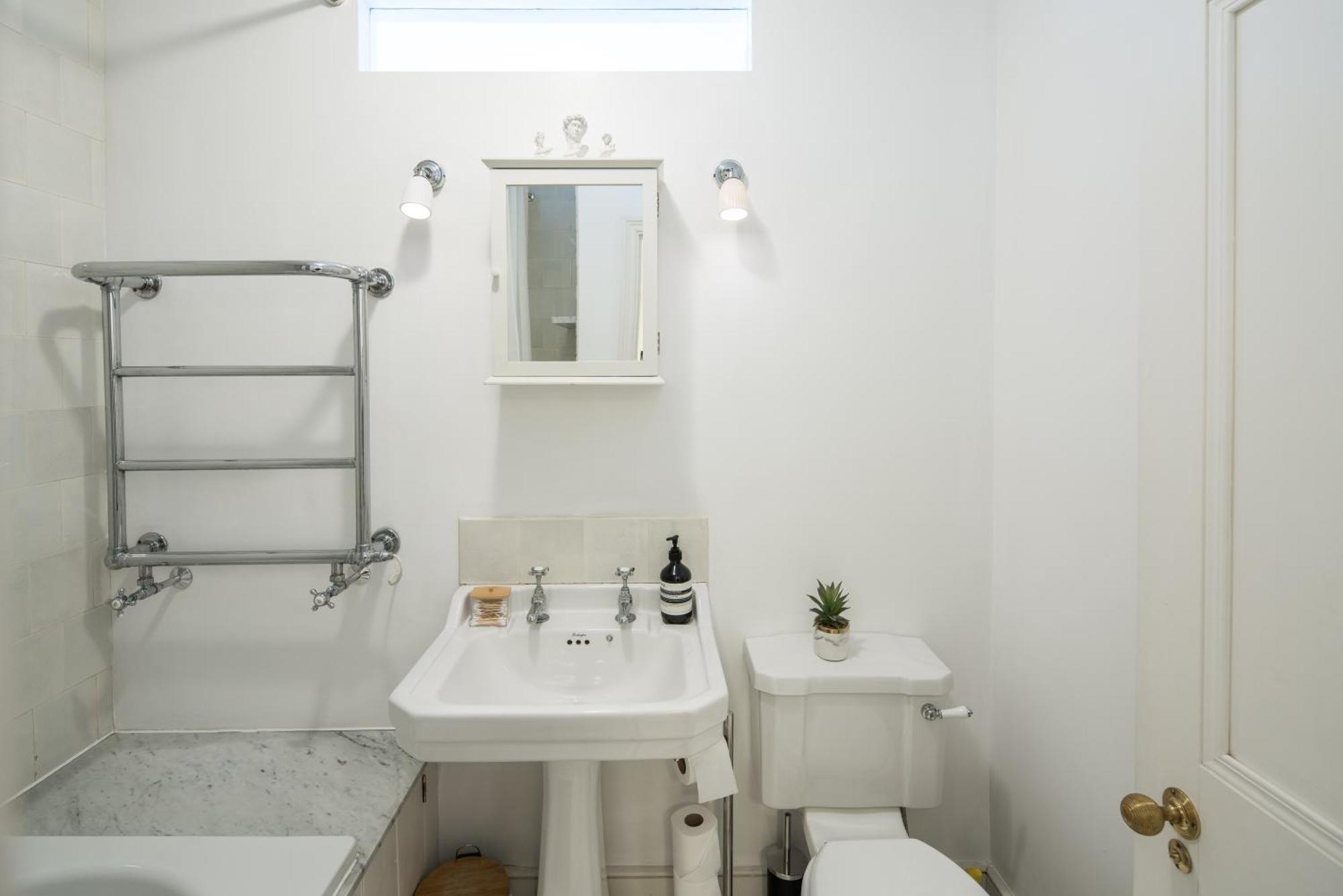 Appartement Charming 2-Bed Flat In The Heart Of Nottinghill - Steps From Portobello Rd Market And Nottinghill Bookshop à Londres Extérieur photo